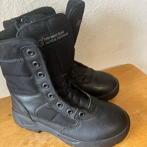 Response Gear womens Side-zip size 7